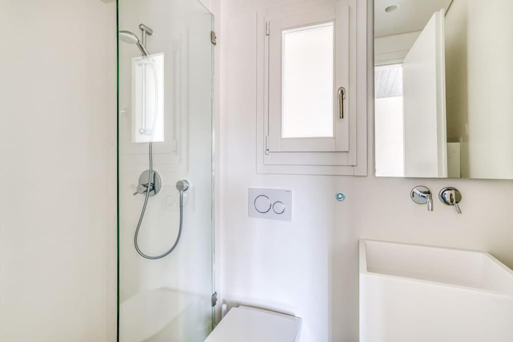 Villa Lampsi - Spacious & Modern Isterni  ภายนอก รูปภาพ