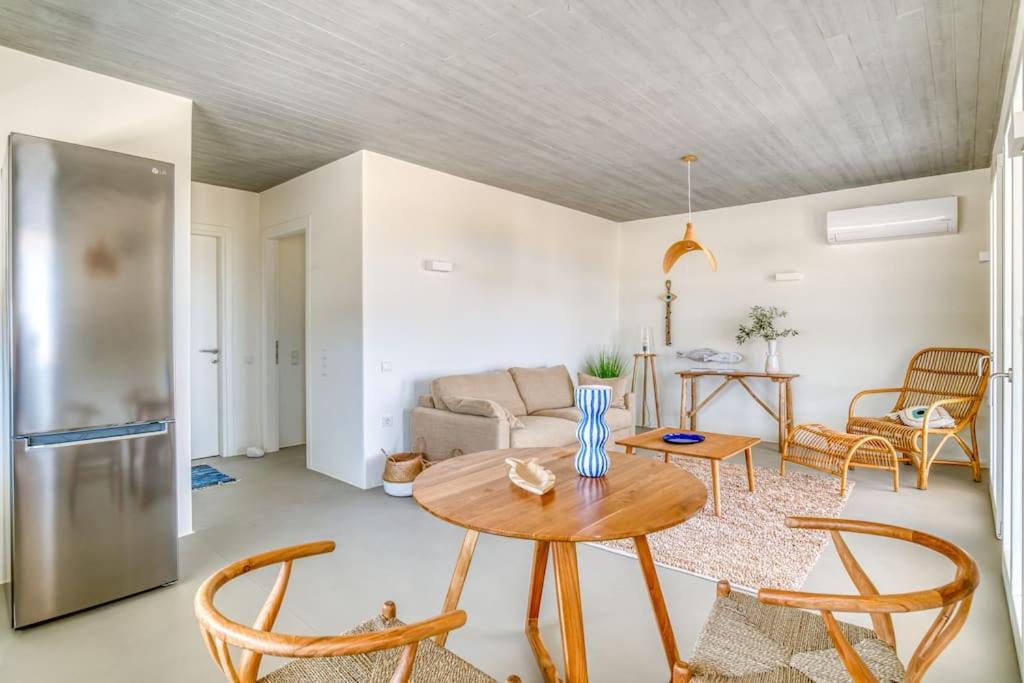 Villa Lampsi - Spacious & Modern Isterni  ภายนอก รูปภาพ