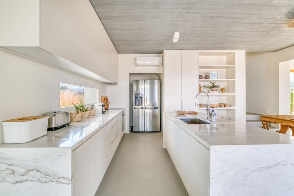 Villa Lampsi - Spacious & Modern Isterni  ภายนอก รูปภาพ