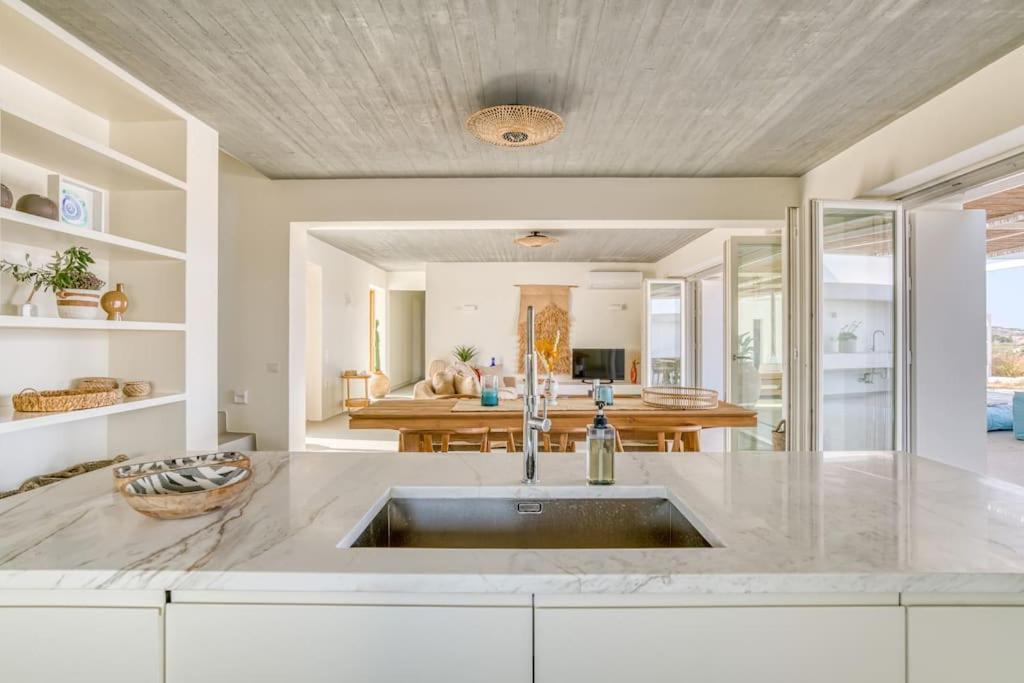 Villa Lampsi - Spacious & Modern Isterni  ภายนอก รูปภาพ